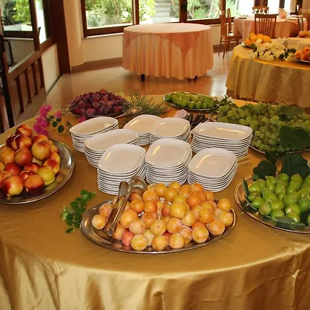 Szálloda Villaggio La Pizzuta 4*