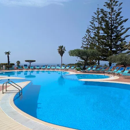 Villaggio La Pizzuta 4*