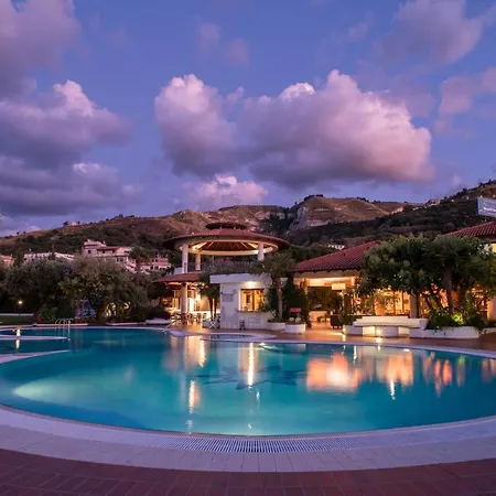 Villaggio La Pizzuta فندق