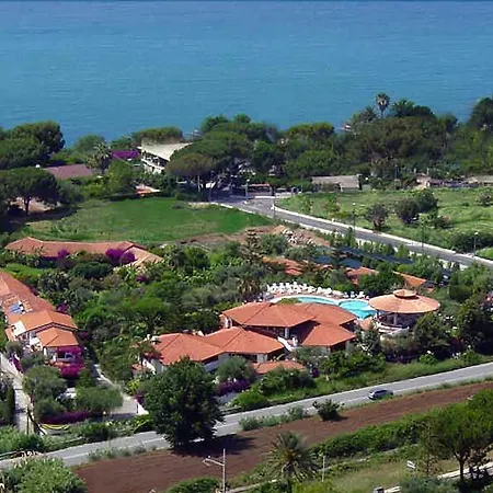 Villaggio La Pizzuta Hotel 4*