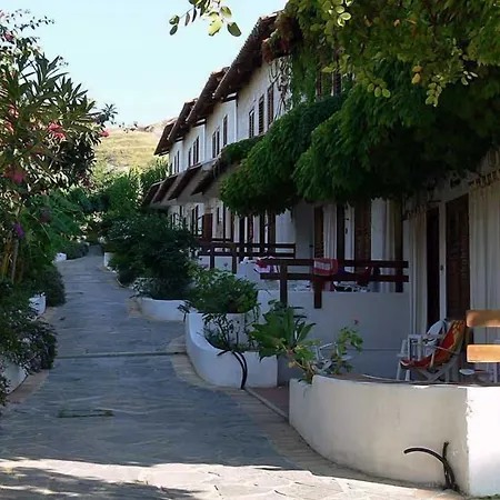 Hotel Villaggio La Pizzuta 4*