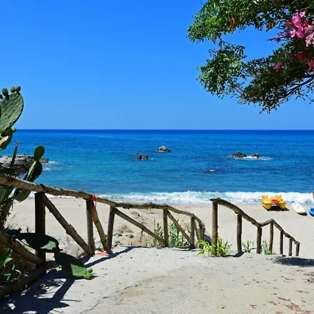 Villaggio La Pizzuta فندق