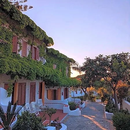 Villaggio La Pizzuta فندق 4*