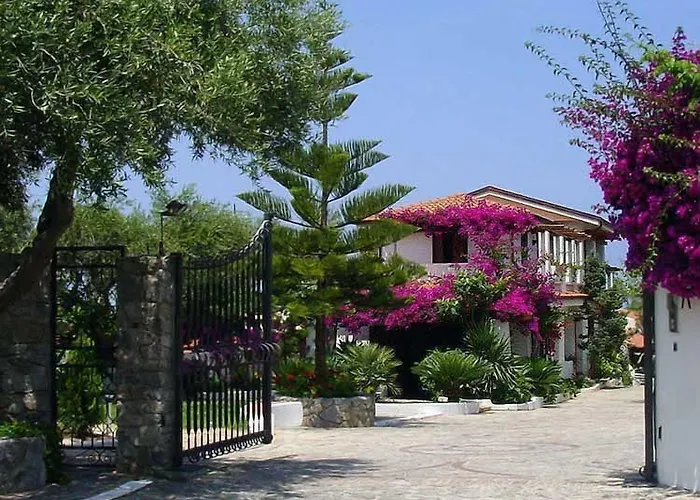 Villaggio La Pizzuta 4*